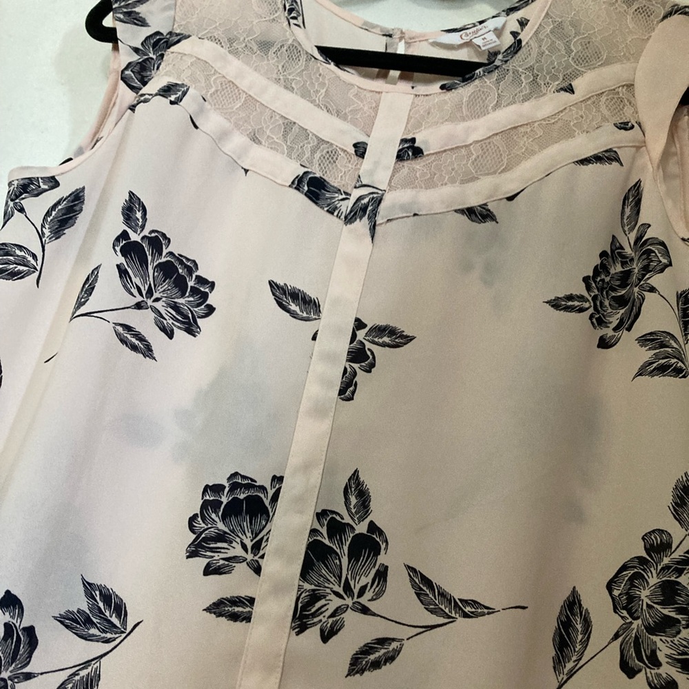 Beautiful floral blouse, women’s size medium. - Picture 3 of 12